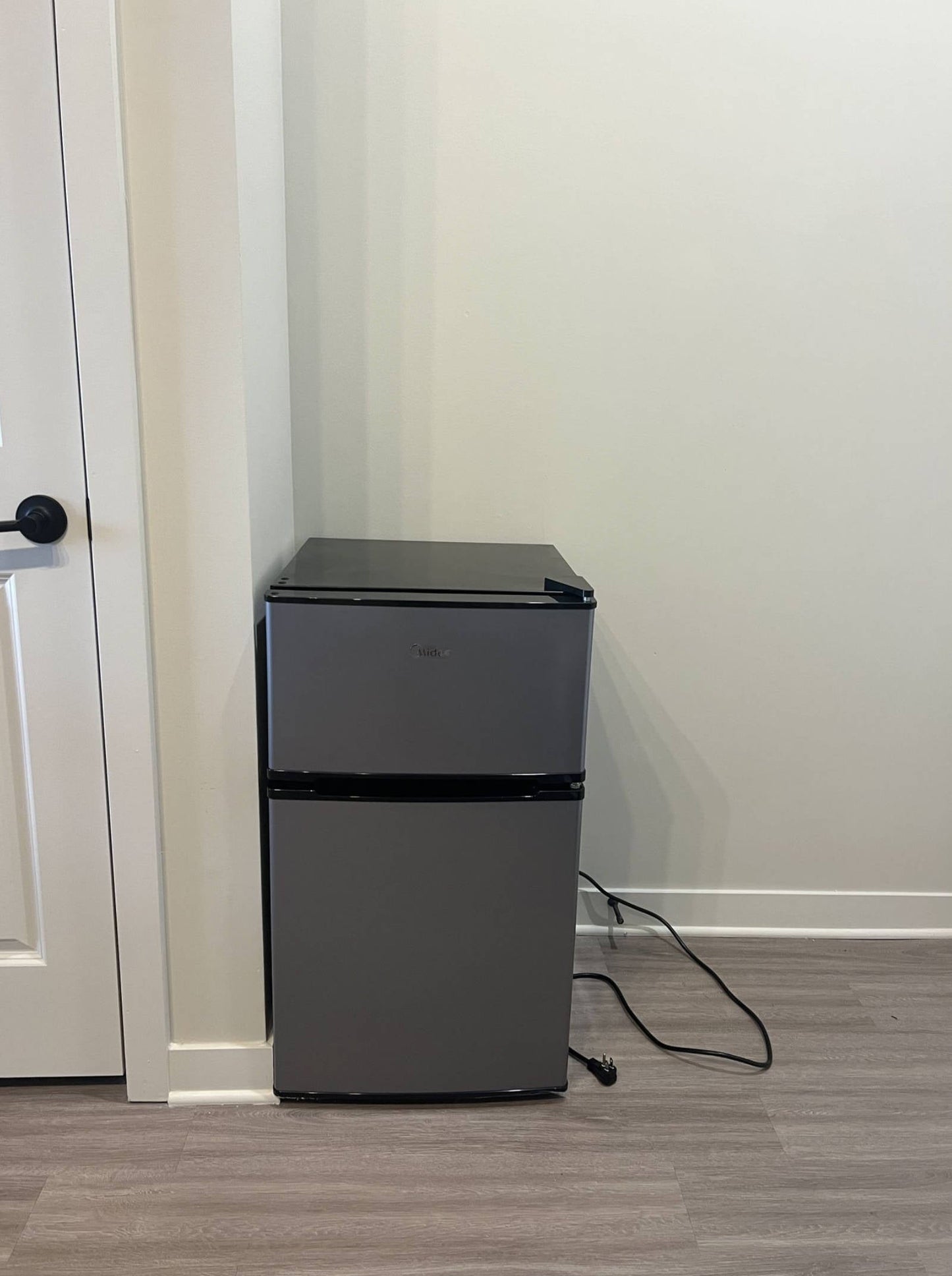 Compact Refrigerator